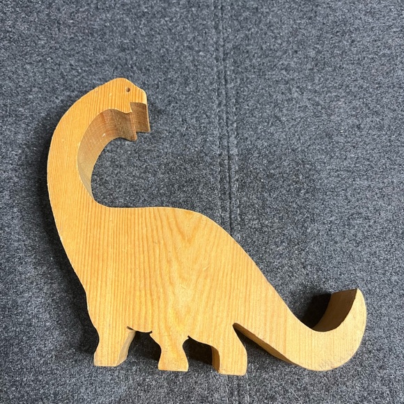 Wooden Brachiosaurus - Picture 2 of 7